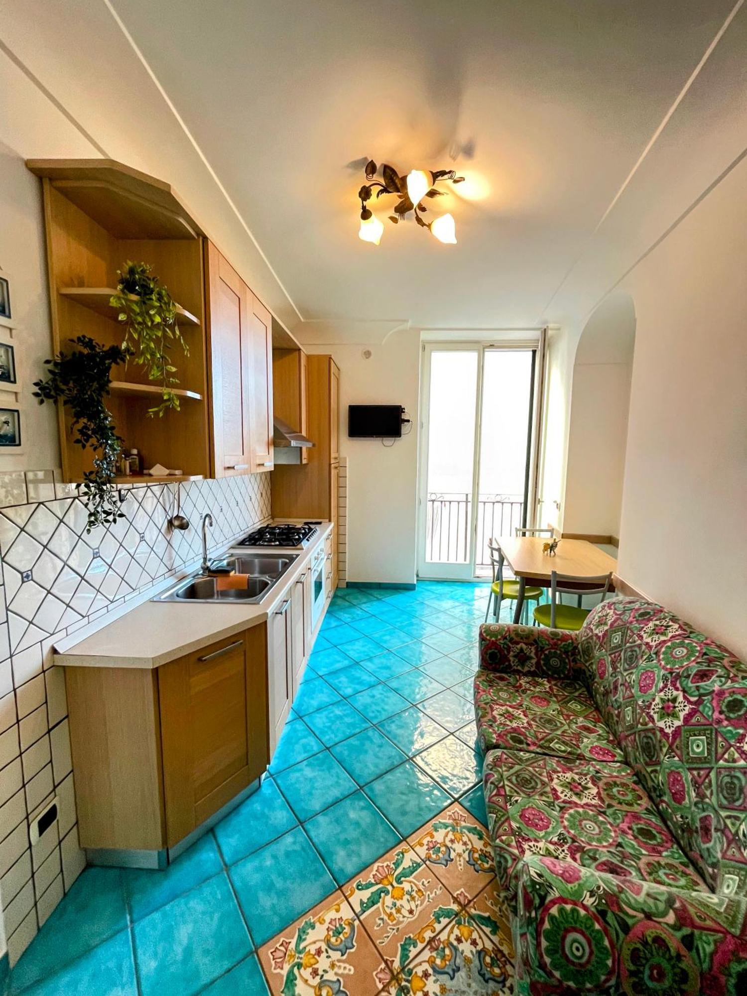 Putechella'S Apartments ไมยอรี ภายนอก รูปภาพ
